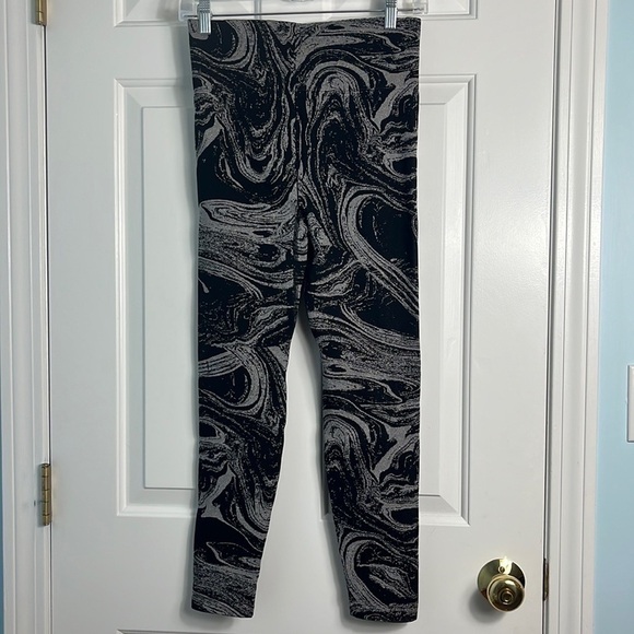 Athleta Aurora Shine Tight Black Size M - Picture 4 of 10